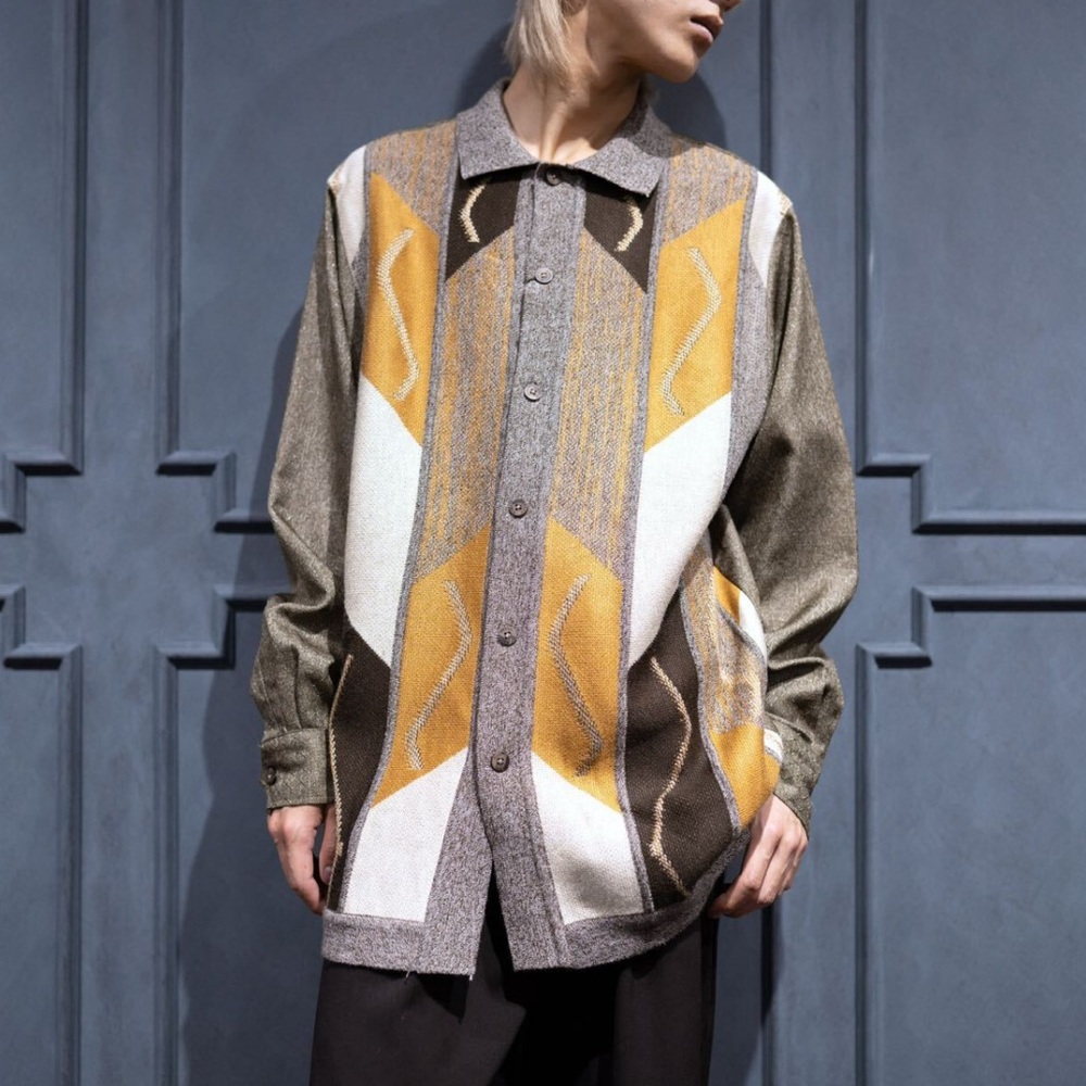 Vintage look Geometric Patterned Button-Up Shirt and pants suit